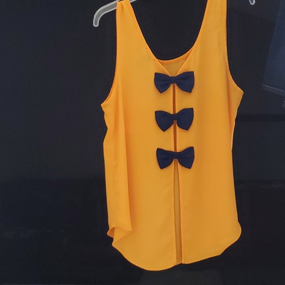 Top - Picture 2 of 2